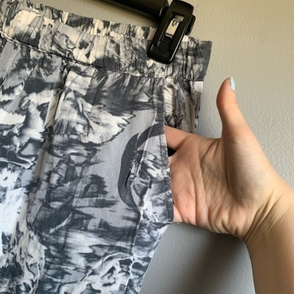 Fabletics | joggers - Picture 2 of 5